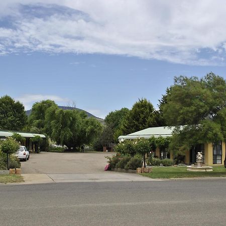 Omeo Motel Экстерьер фото