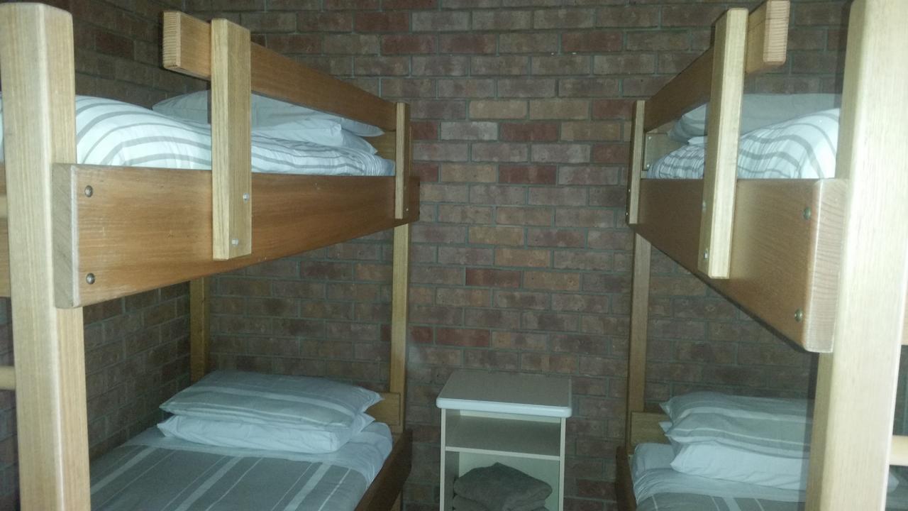 Omeo Motel Экстерьер фото